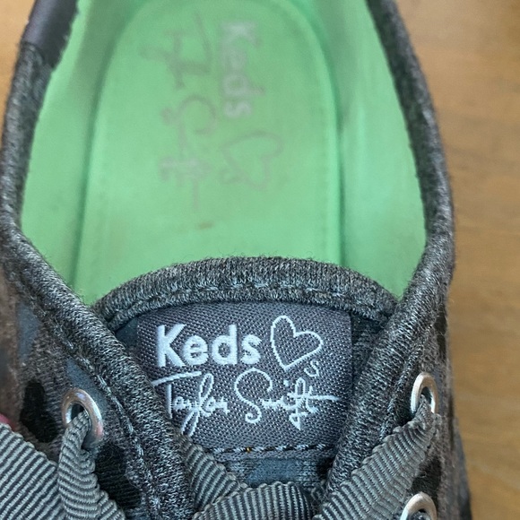 Keds ❤️ Taylor Swift Collection Sneakers - Picture 5 of 6